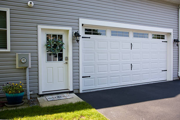 24/7 Emergency Garage Door Panel Replacement experts in Daniel, UT